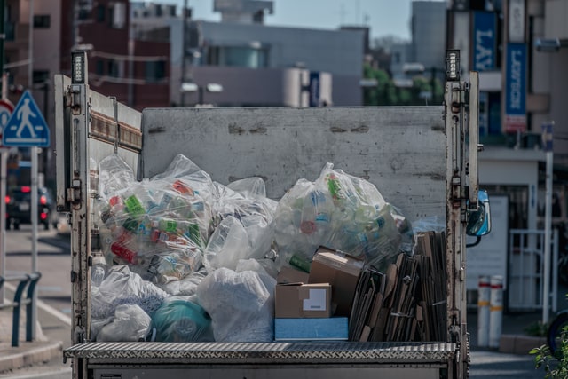 産業廃棄物と一般廃棄物の違い　間違いやすいポイントを解説